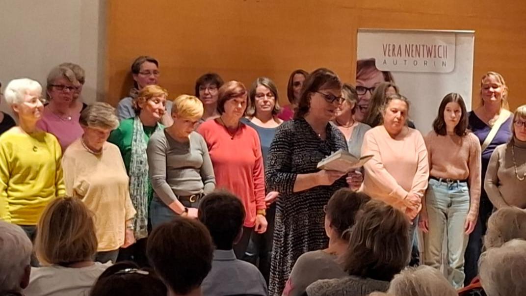 Buchstartparty mit Frauenchor