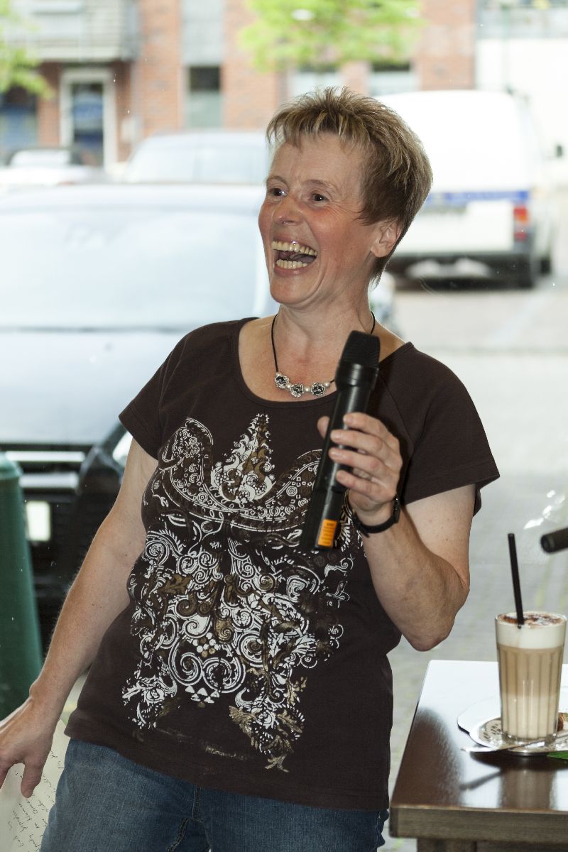 Frau Kratz bei der<br /> Begrüßung